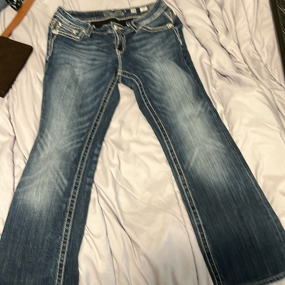 Miss me size 28 relaxed boot inseam 29.5 waist laying flat 15.5
